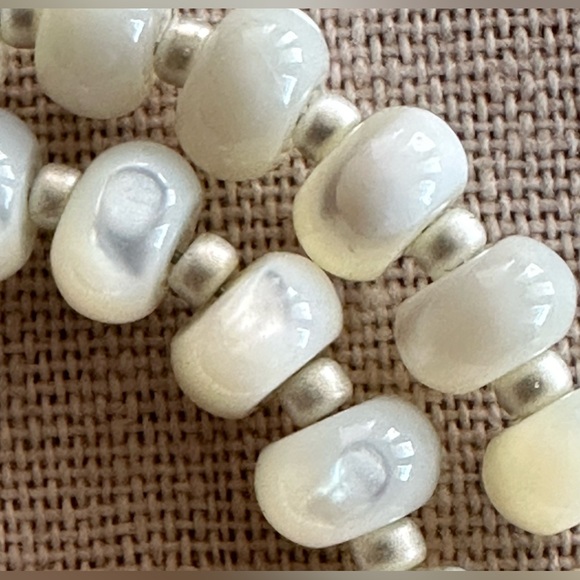 18-1/2 inch Mother of Pearl bead Necklace NWOT - Picture 6 of 10